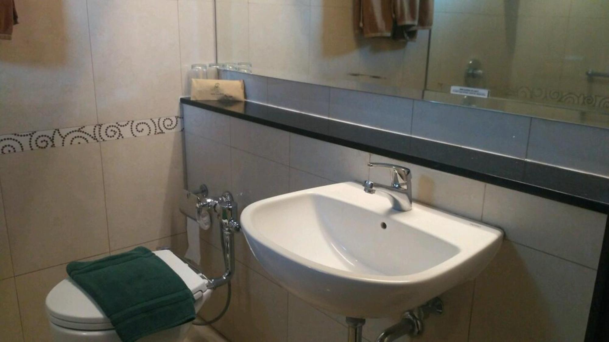 Sukajadi Hotel, Convention And Gallery Hotel 3*